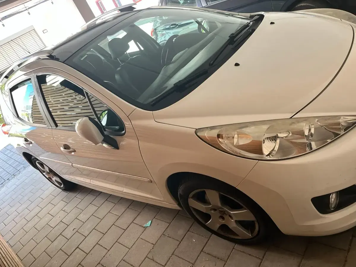 Gebraucht Peugeot 207 120 PS (88 kW) 2012 Weiß Kombi