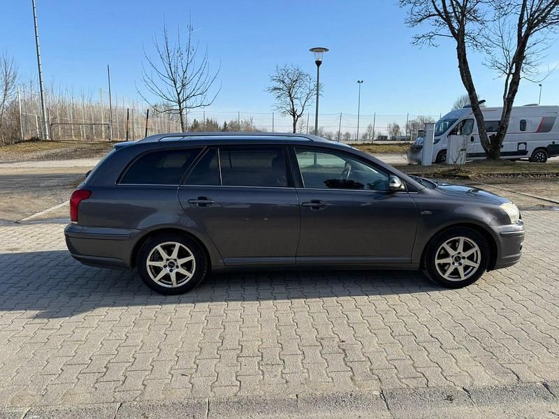 Gebraucht Toyota Avensis T2 177 PS (130 kW) 2008 Grau Kombi