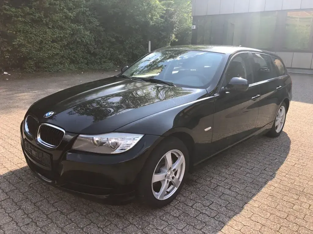 Gebraucht BMW 316 116 PS (85 kW) 2011 Schwarz Kombi