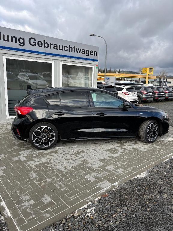 Gebraucht Ford Focus ST-Line 150 PS (110 kW) 2019 Iridiumschwarz metallic Limousine