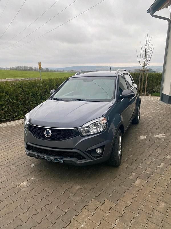 Grau Gebraucht 2017 Ssangyong (KGM) Korando SUV | 9.850 € (Guter Preis) - Bild 1/4
