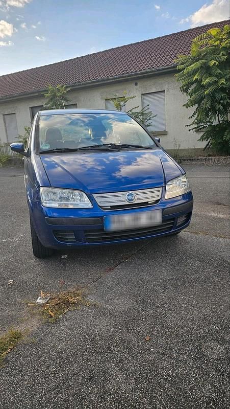 Blau Gebraucht 2008 Fiat Idea Van / Kleinbus | 2.400 € (Teuer) - Bild 1/4