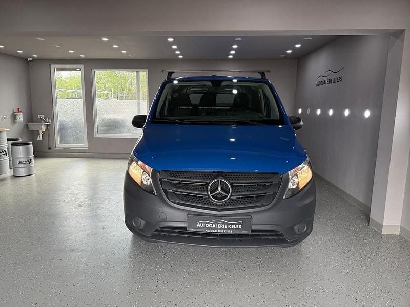 Gebraucht Mercedes Vito 114 PS (83 kW) 2017 Blau Van
