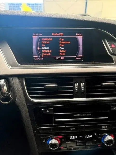 Gebraucht Audi A4 Attraction 136 PS (100 kW) 2012 Schwarz Kombi