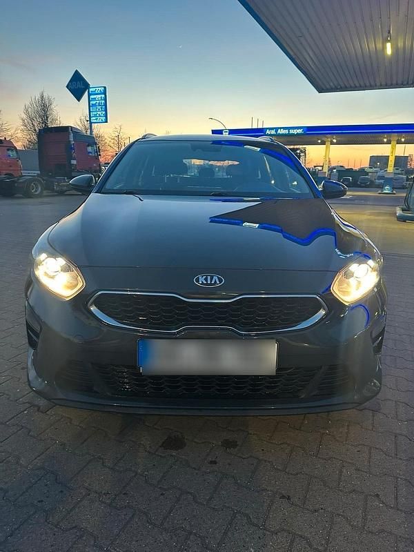 Gebraucht Kia Ceed 120 PS (88 kW) 2019 Kleinwagen