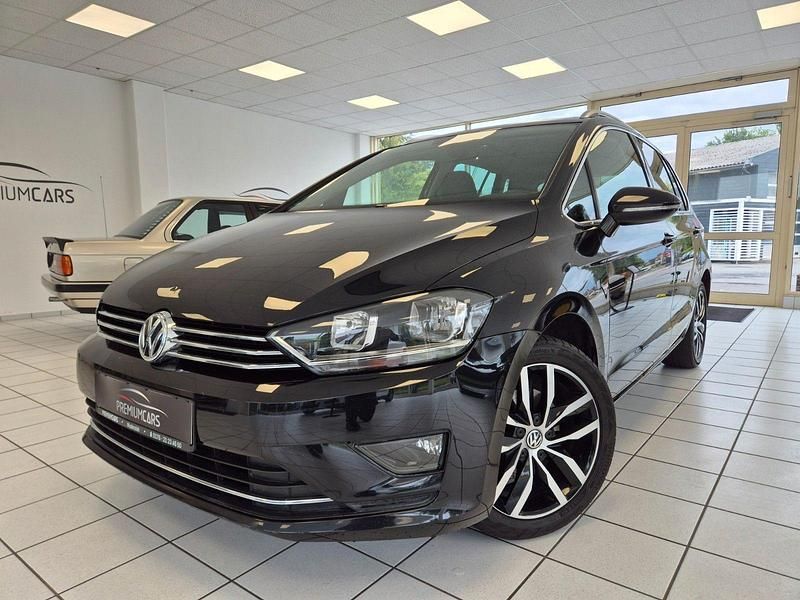 Schwarz Gebraucht 2016 VW Golf Sportsvan Highline Van / Kleinbus | 13.300 € (Guter Preis) - Bild 1/4