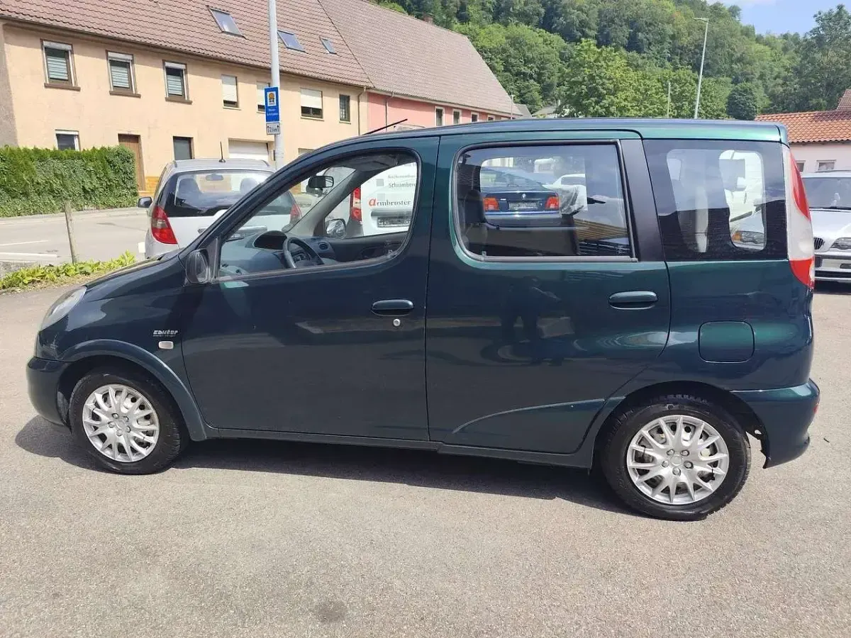 Gebraucht Toyota Yaris Luna 86 PS (63 kW) 2000 Grün Kombi