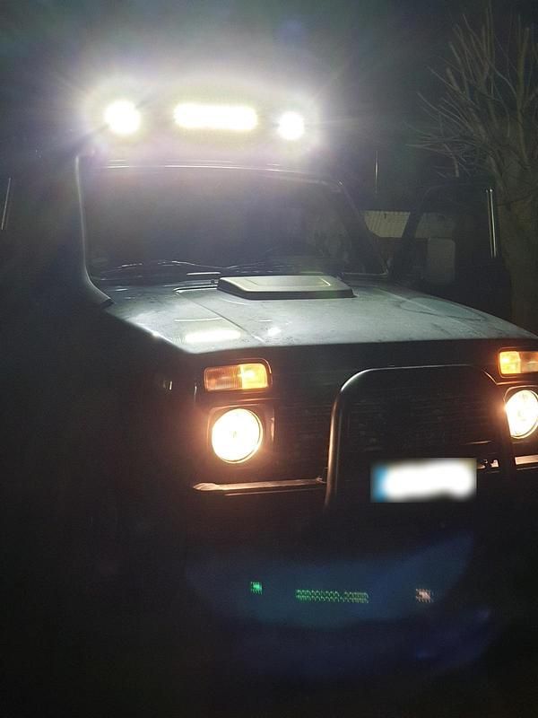 Gebraucht Lada niva 82 PS (60 kW) 2009 Grün SUV