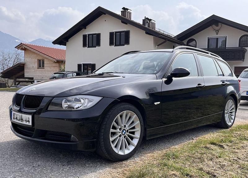 Gebraucht BMW 318 143 PS (105 kW) 2008 Schwarz Kombi
