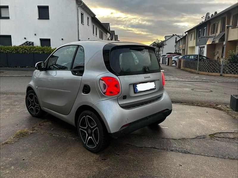 Gebraucht Smart ForTwo Coupé Exclusive 60 kW (82 PS) 2020 Silber Coupé