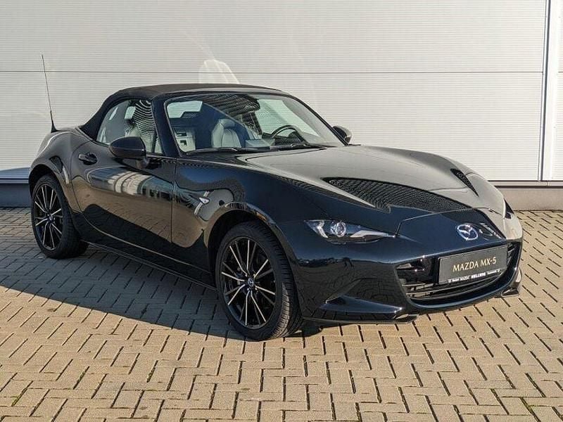 Gebraucht Mazda MX5 Exclusive 184 PS (135 kW) 2024 Jet black metallic (metallic) Cabrio