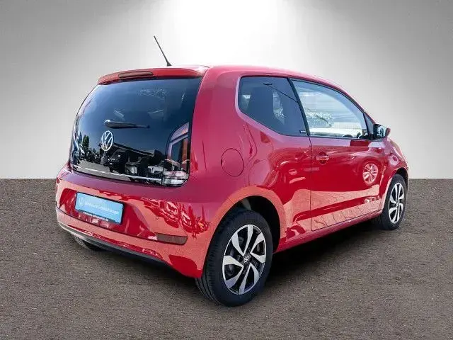 Second-hand VW up! Active 65 CP (47 kW) 2022 Roșu Hatchback