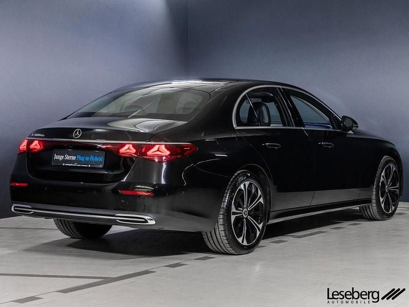 Gebraucht Mercedes E300 Avantgarde 197 PS (144 kW) 2024 Schwarz Limousine
