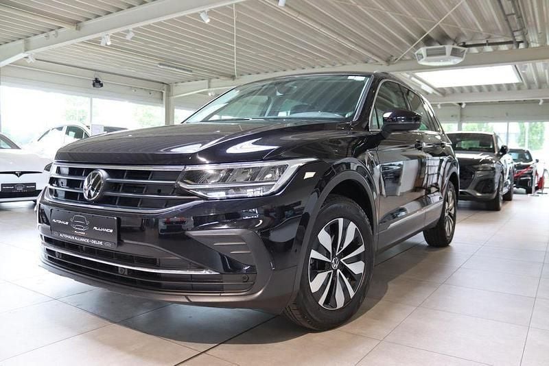 Schwarz Gebraucht 2024 VW Tiguan Move SUV | 37.990 € (Guter Preis) - Bild 1/4
