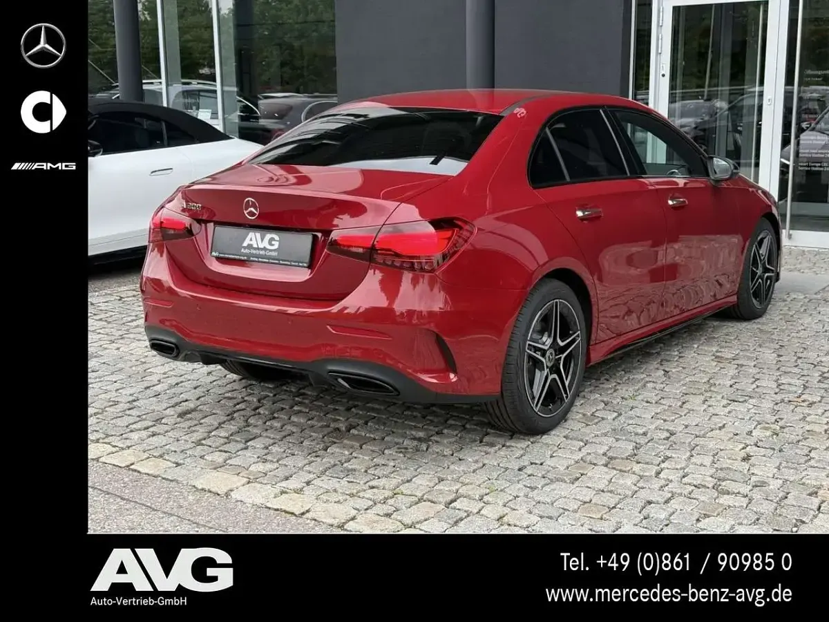 Gebraucht Mercedes A200 AMG 163 PS (119 kW) 2025 Rot Limousine