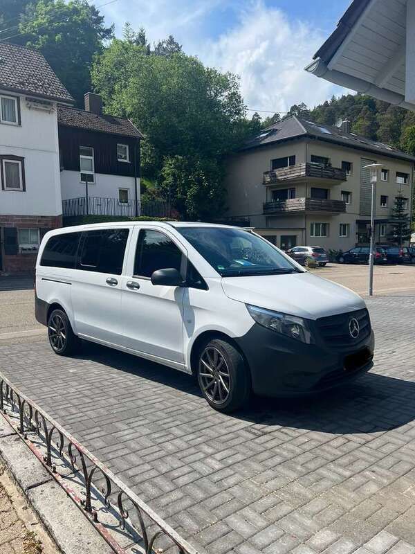 Weiß Gebraucht 2015 Mercedes Vito Van / Kleinbus | 19.499 € (Teuer) - Bild 1/4