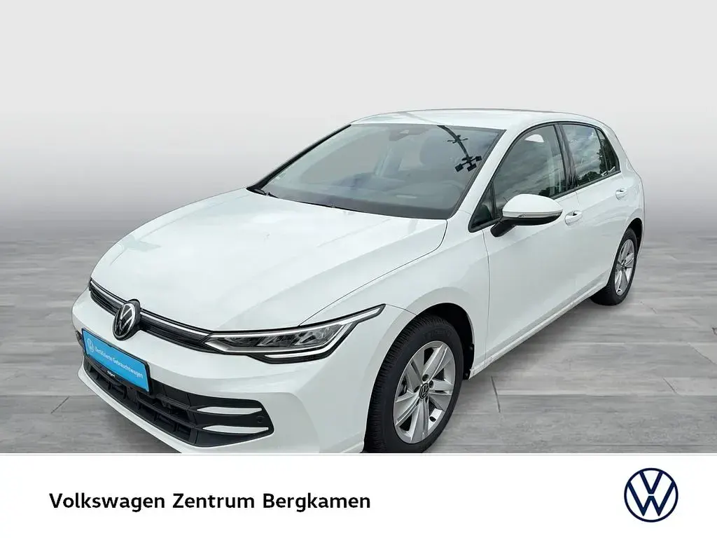 Gebraucht VW Golf VIII Life 150 PS (110 kW) 2025 Weiß Limousine