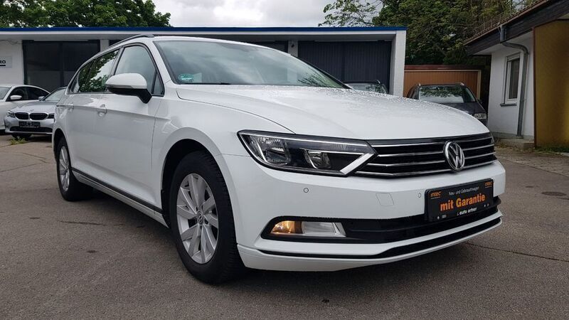 Weiß Gebraucht 2018 VW Passat Trendline Kombi | 9.990 € (Guter Preis) - Bild 1/4