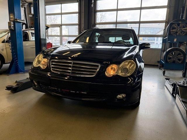 Gebraucht Mercedes C200 122 PS (89 kW) 2005 Blau Kombi