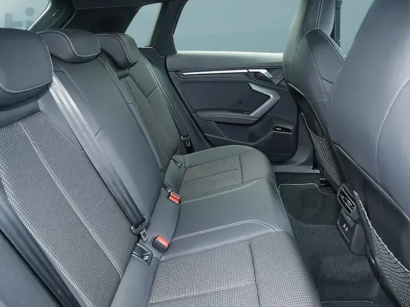 Gebraucht Audi S3 Sportback 333 PS (244 kW) 2025 Weiß Kleinwagen