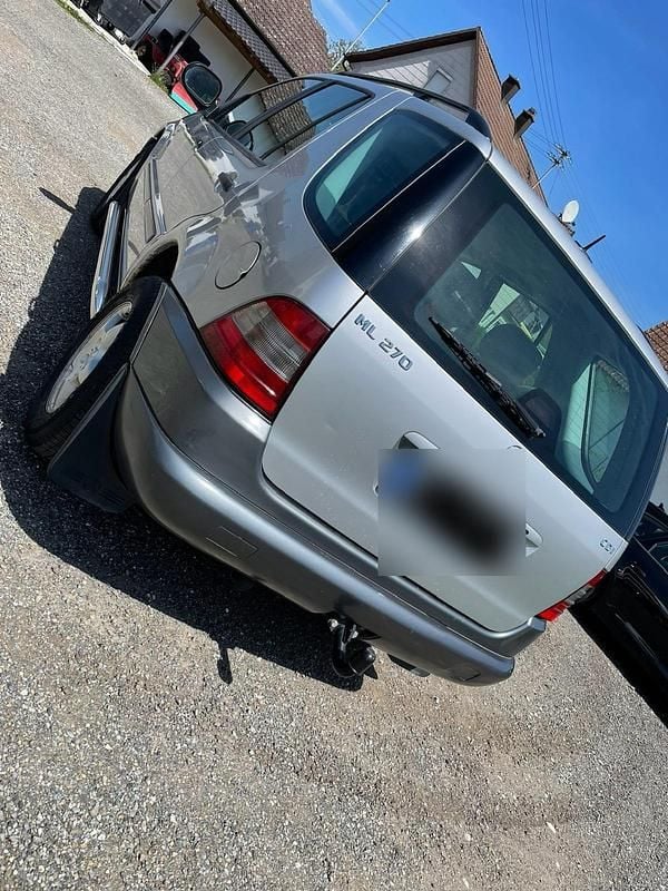 Gebraucht Mercedes ML270 163 PS (119 kW) 2001 Grau SUV