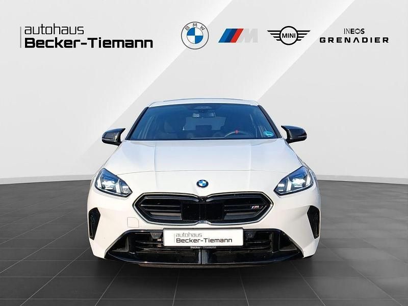 Gebraucht BMW M135 Shadowline 300 PS (220 kW) 2025 Alpinweiß uni Kleinwagen