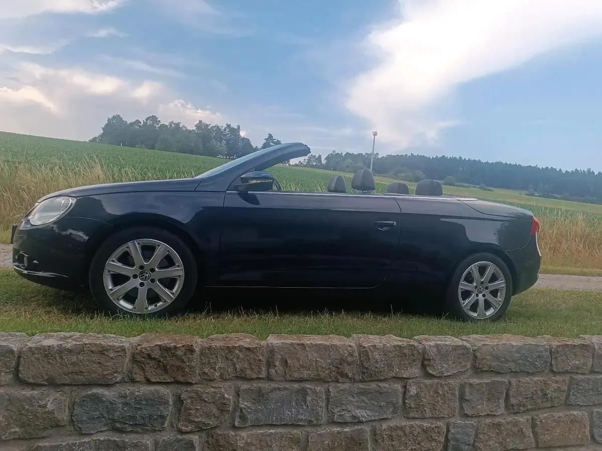 Gebraucht VW Eos 140 PS (102 kW) 2009 Blau Cabrio