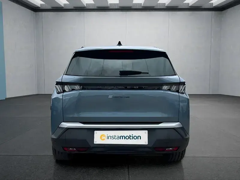 Gebraucht Peugeot e-5008 156 kW (213 PS) 2025 Blau SUV