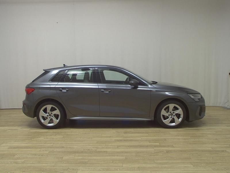 Grau Gebraucht 2022 Audi A3 S-Line Limousine | 19.350 € (Fairer Preis) - Bild 1/4