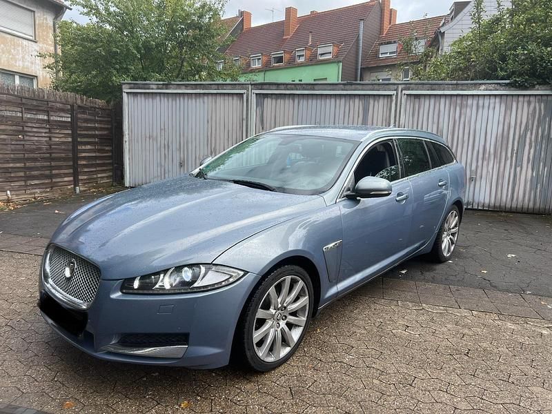 Blau Gebraucht 2014 Jaguar XF Limousine | 7.600 € (Fairer Preis) - Bild 1/4