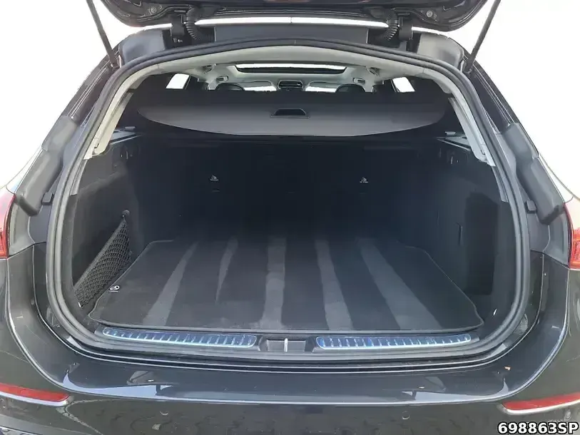 Gebraucht Mercedes C180 AMG 170 PS (125 kW) 2025 Grau Limousine