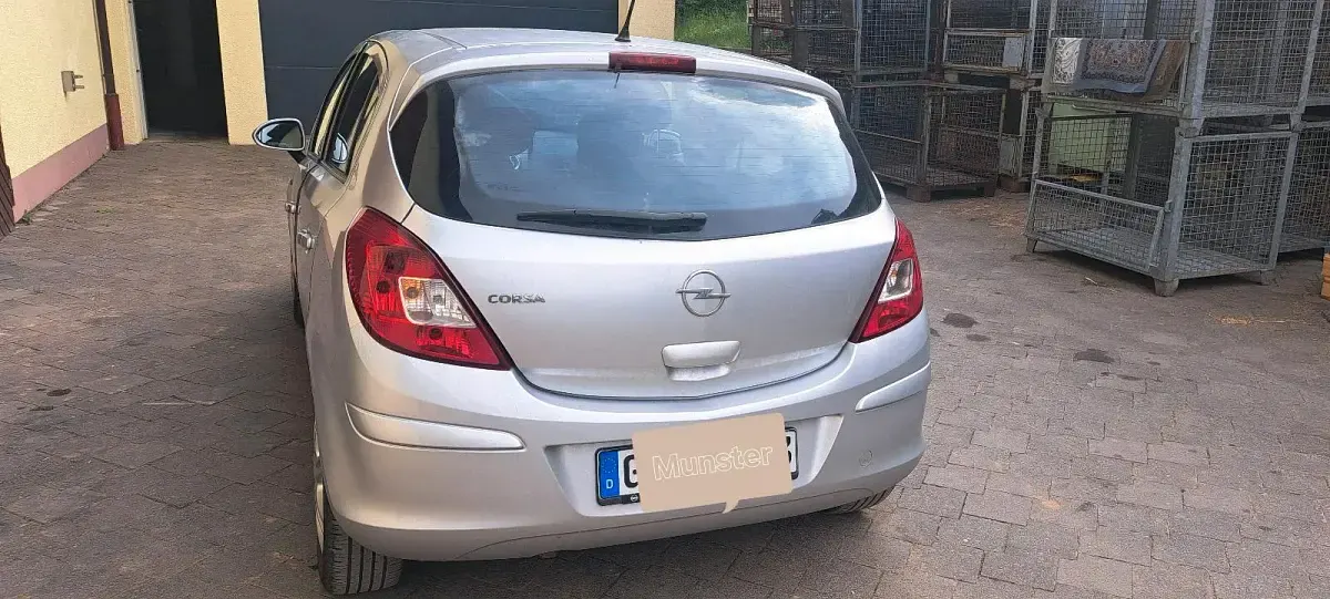 Gebraucht Opel Corsa 90 PS (66 kW) 2009 Silber Kleinwagen