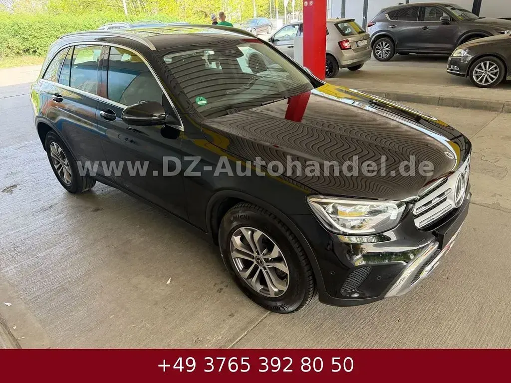 Gebraucht Mercedes GLC220 194 PS (142 kW) 2022 Schwarz SUV