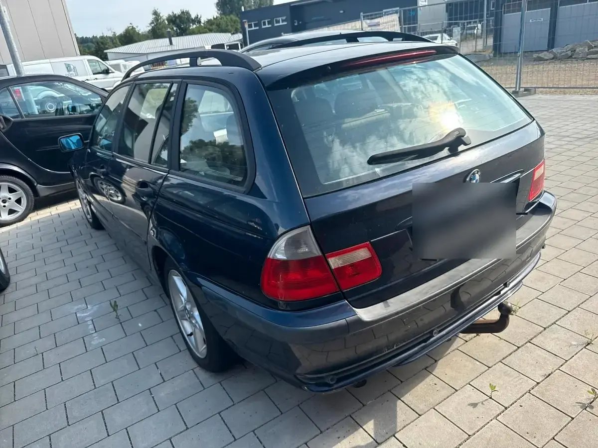 Gebraucht BMW 320 120 PS (88 kW) 2000 Blau Kombi