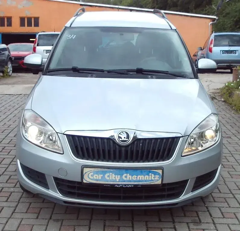 Gebraucht Skoda Roomster Plus Edition 75 PS (55 kW) 2013 Silber Van / Kleinbus