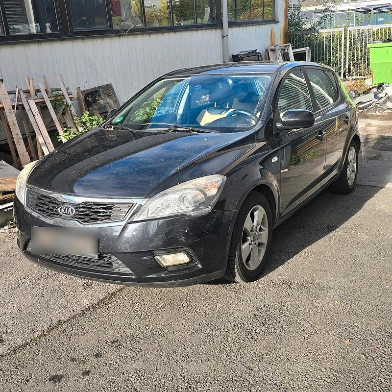 Schwarz Gebraucht 2010 Kia Ceed Kleinwagen | 2.200 € (Fairer Preis) - Bild 1/4