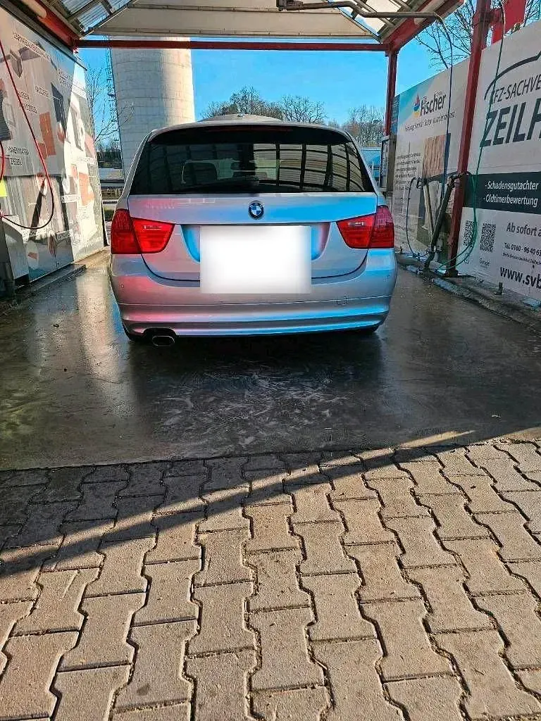 Gebraucht BMW 320 184 PS (135 kW) 2012 Silber Kombi