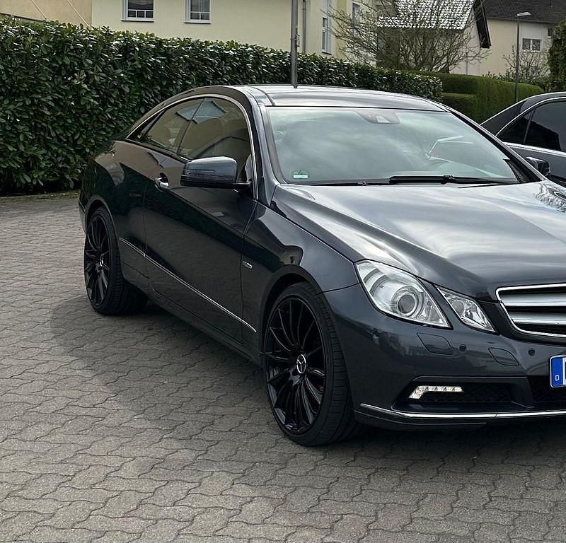 Gebraucht 2011 Mercedes E250 Coupé | 11.700 € (Fairer Preis) - Bild 1/4