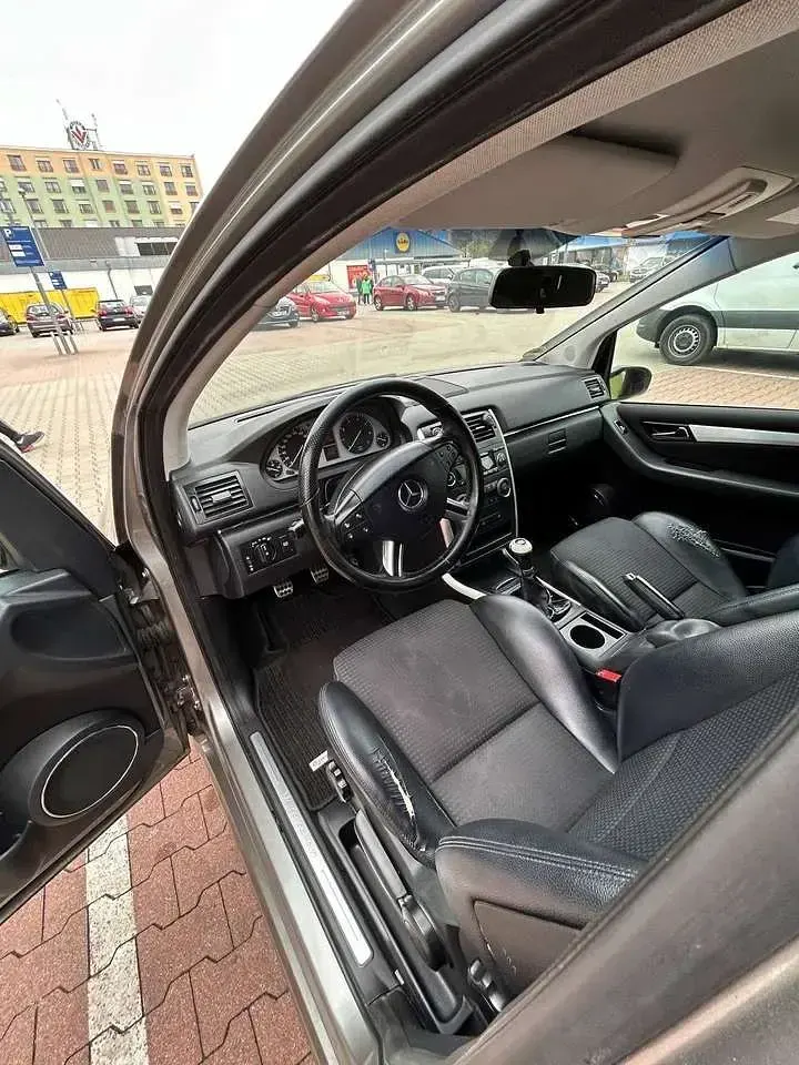 Gebraucht Mercedes B200 193 PS (141 kW) 2005 Grau Van / Kleinbus