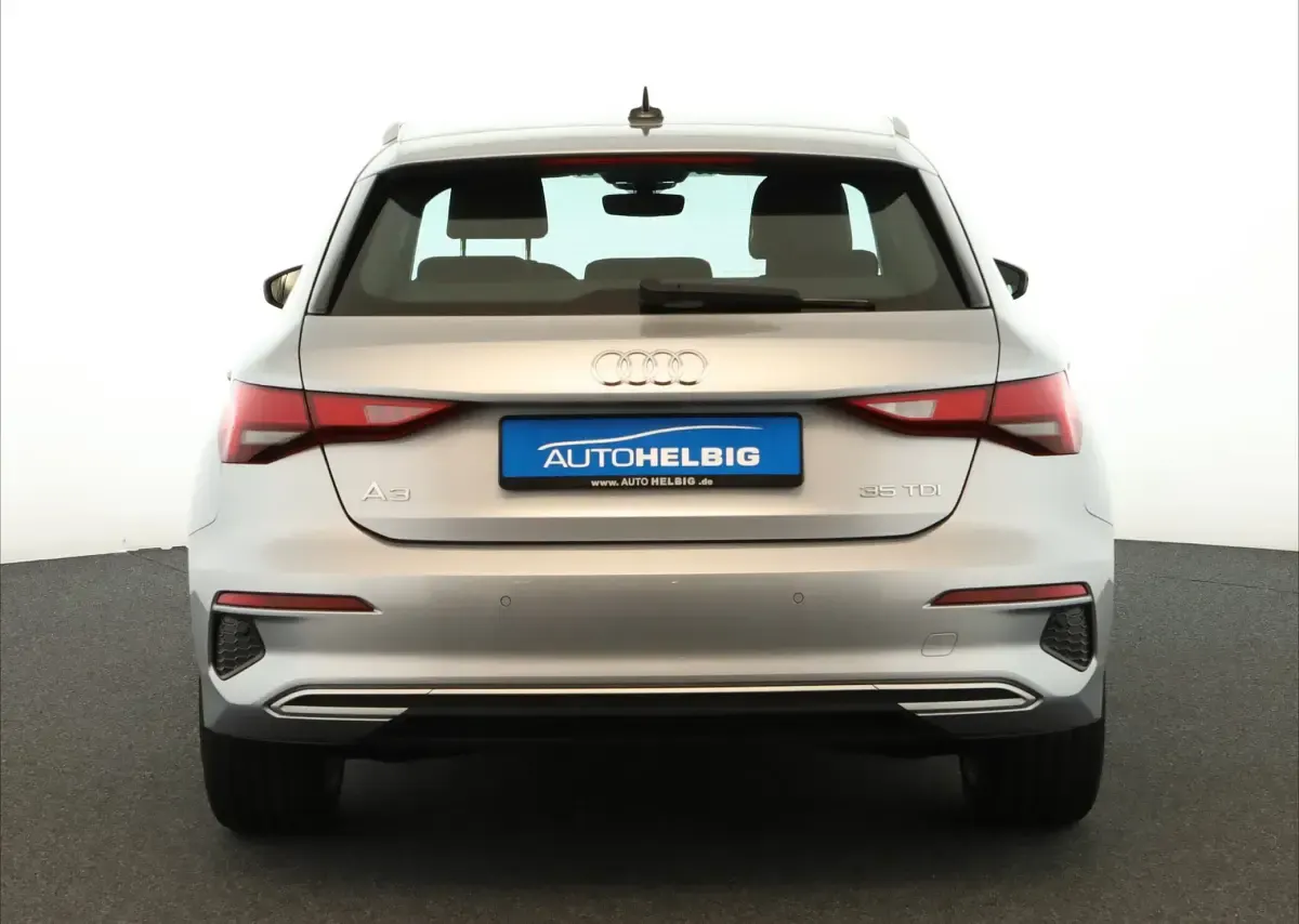 Gebraucht Audi A3 Advanced 150 PS (110 kW) 2023 Florettsilber metallic Limousine