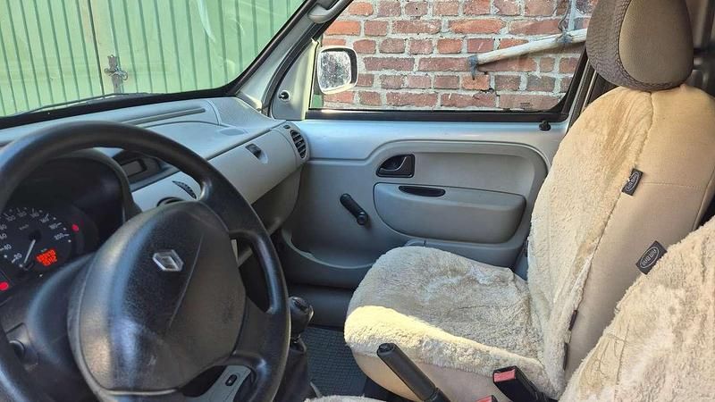 Usado Renault Kangoo 82 HP (60 kW) 2002 Prateado Monovolume