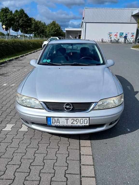 Silber Gebraucht 1999 Opel Vectra Limousine | 1.800 € (Fairer Preis) - Bild 1/4