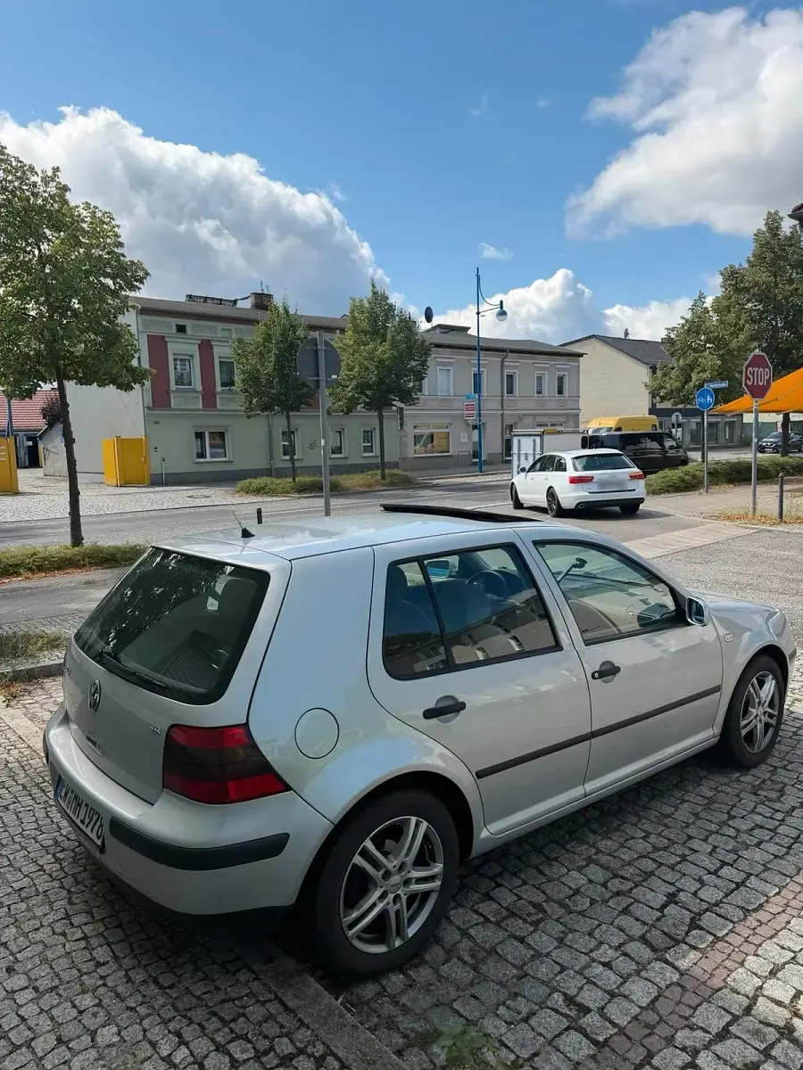 Gebraucht VW Golf IV 100 PS (73 kW) 2000 Grau Kleinwagen