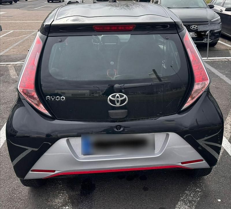 Gebraucht Toyota Aygo X-play 69 PS (50 kW) 2017 Schwarz Kleinwagen