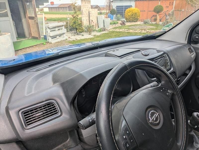 Gebraucht Opel Combo 105 PS (77 kW) 2014 Blau Van / Kleinbus