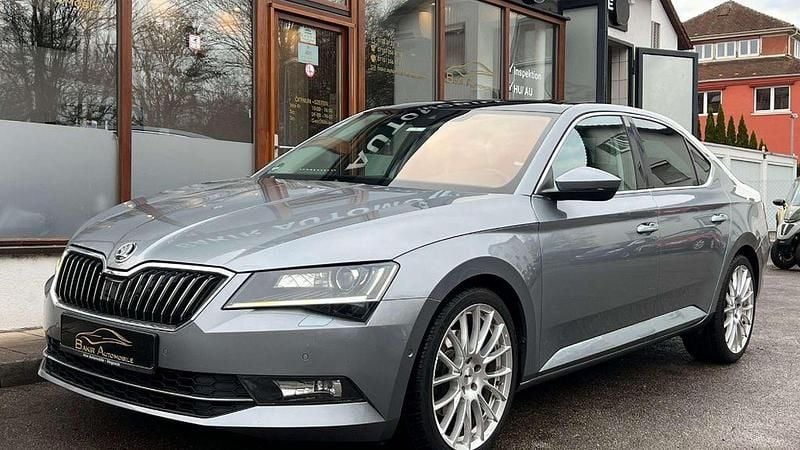 Business grau metallic Gebraucht 2015 Skoda Superb Limousine | 15.999 € (Fairer Preis) - Bild 1/4