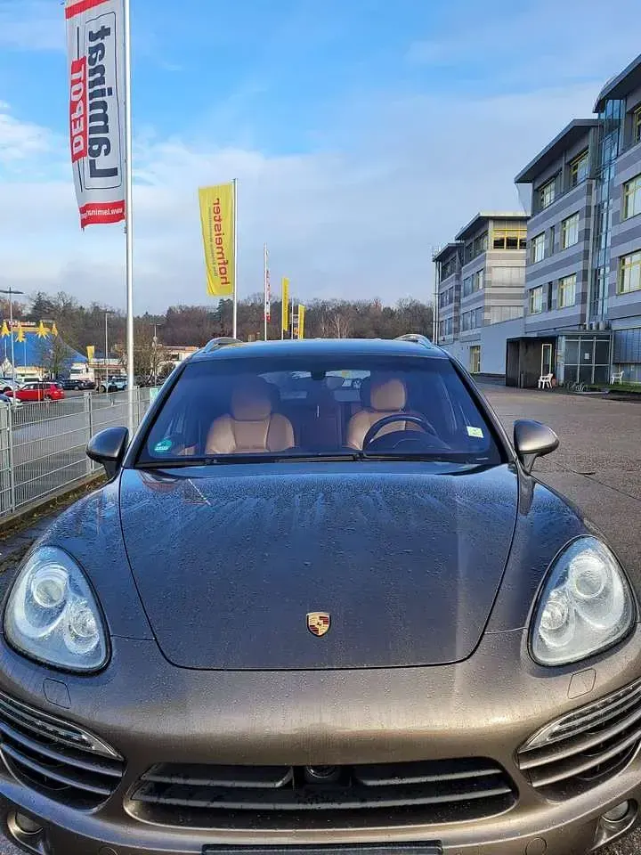 Gebraucht Porsche Cayenne 245 PS (180 kW) 2012 Beige SUV