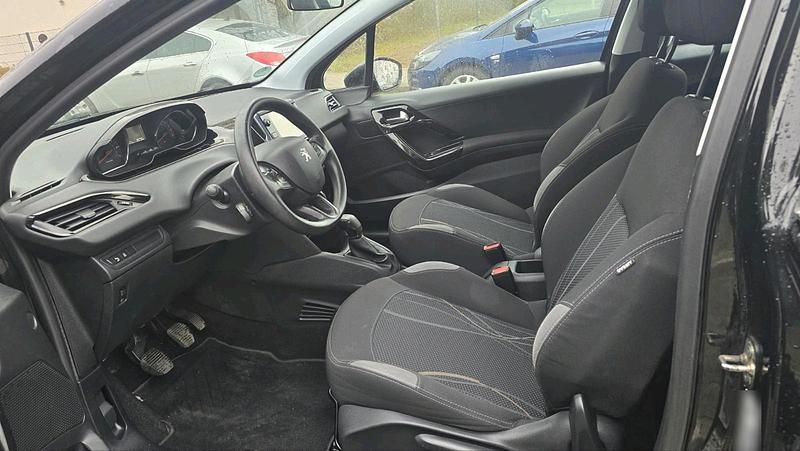 Gebraucht Peugeot 208 82 PS (60 kW) 2012 Schwarz Kleinwagen