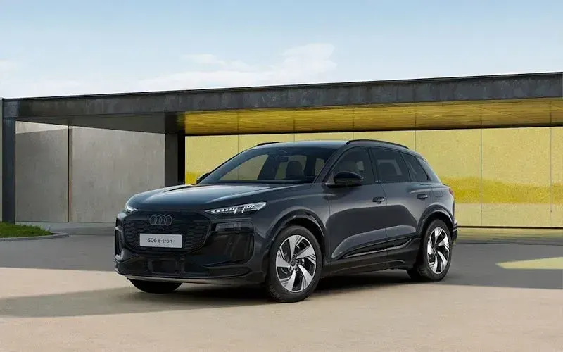 Neu Audi SQ6 e-tron Comfort 380 kW (517 PS) 2026 Schwarz SUV