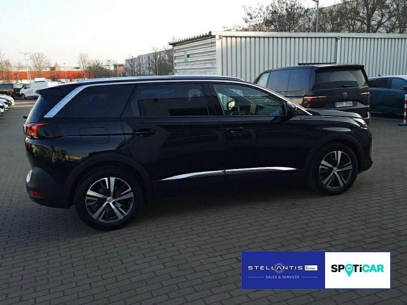 Gebraucht Peugeot 5008 Allure 136 PS (100 kW) 2024 Schwarz SUV
